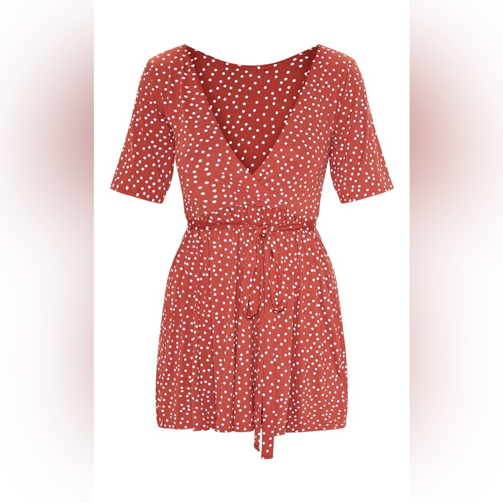 Adorable PrettyLittleThing NWT Polka Dot Dress!